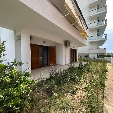 Panorama Haven-garden-view Flat