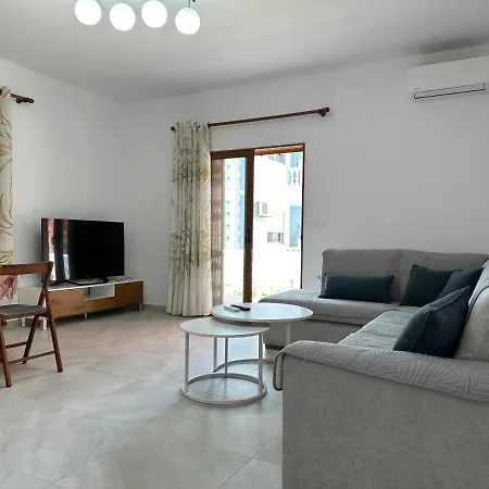 Panorama Haven-garden-view Flat ساراندا
