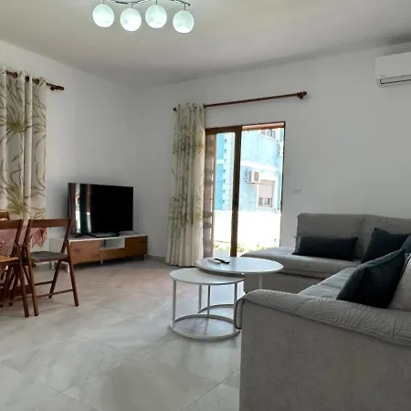 Panorama Haven-garden-view Flat ساراندا